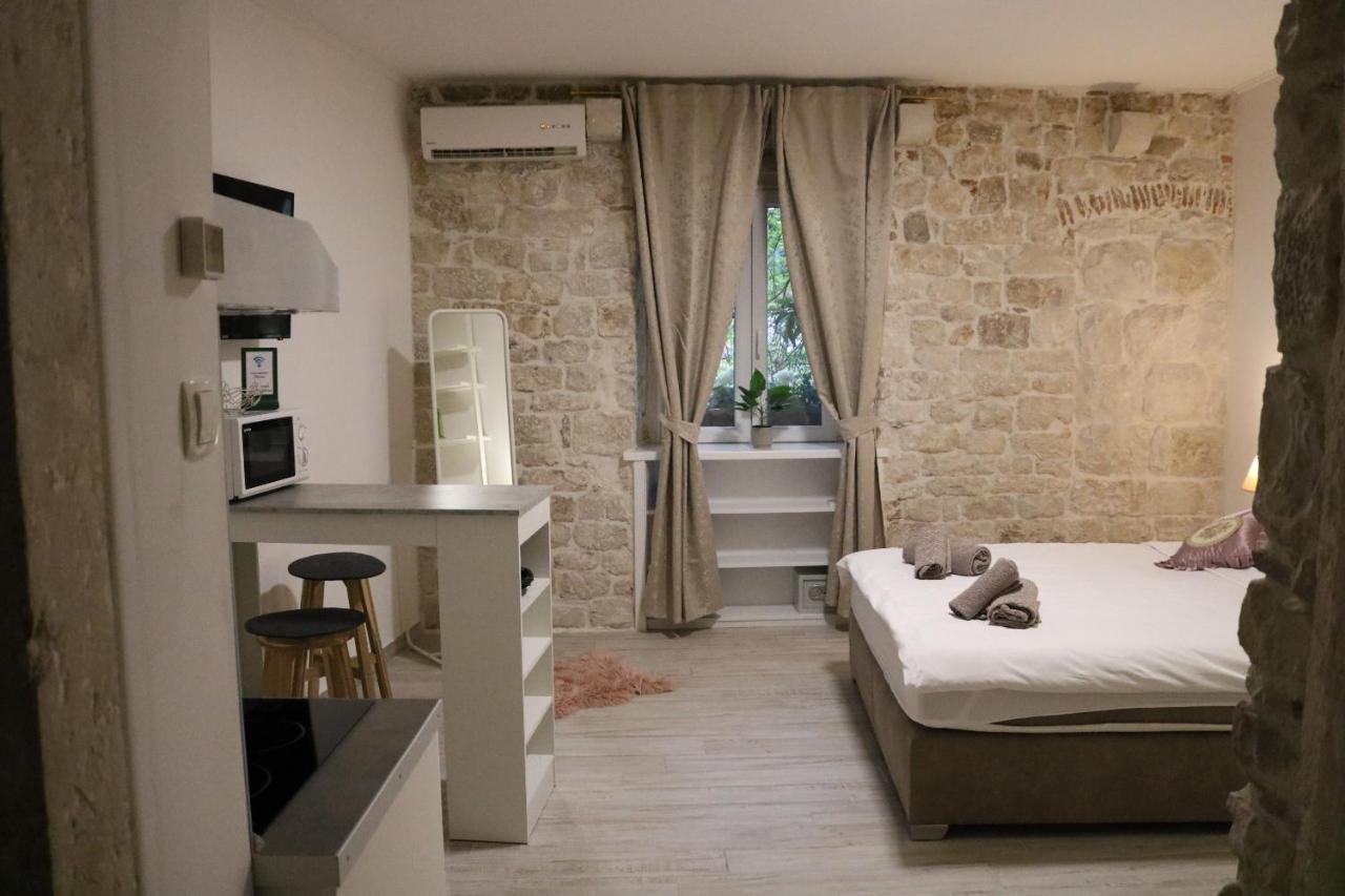 Studios Kadena Trogir - 18Th Century Stone House Kültér fotó