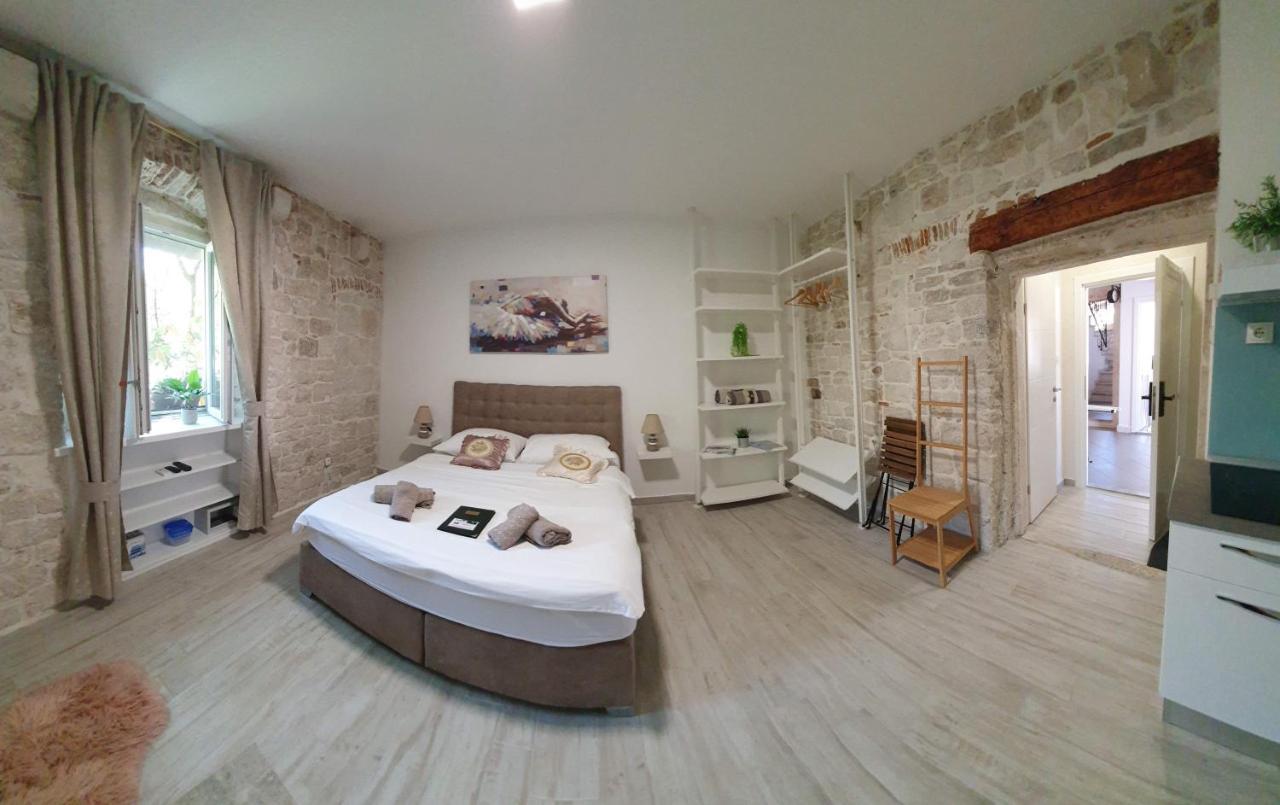 Studios Kadena Trogir - 18Th Century Stone House Kültér fotó