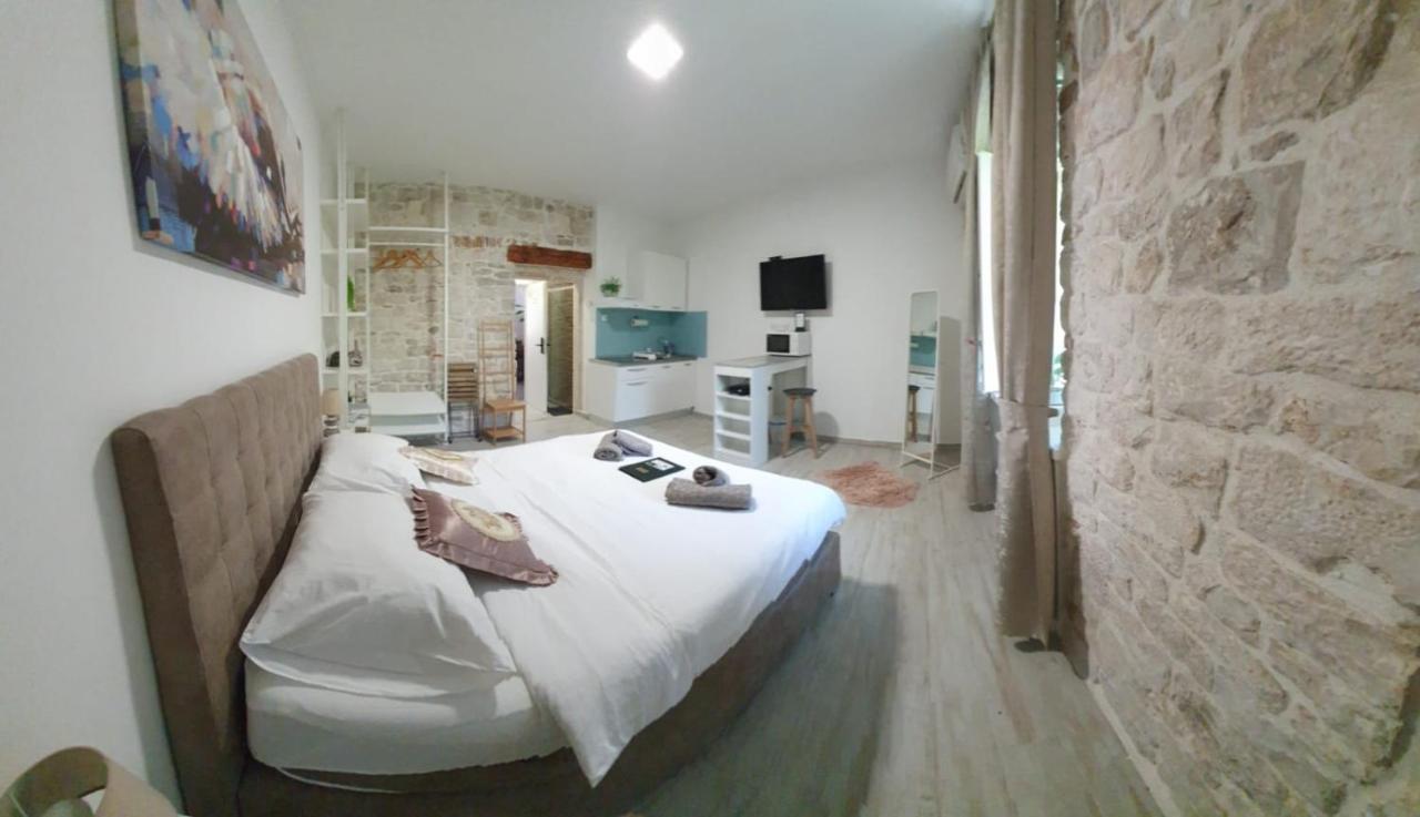 Studios Kadena Trogir - 18Th Century Stone House Kültér fotó