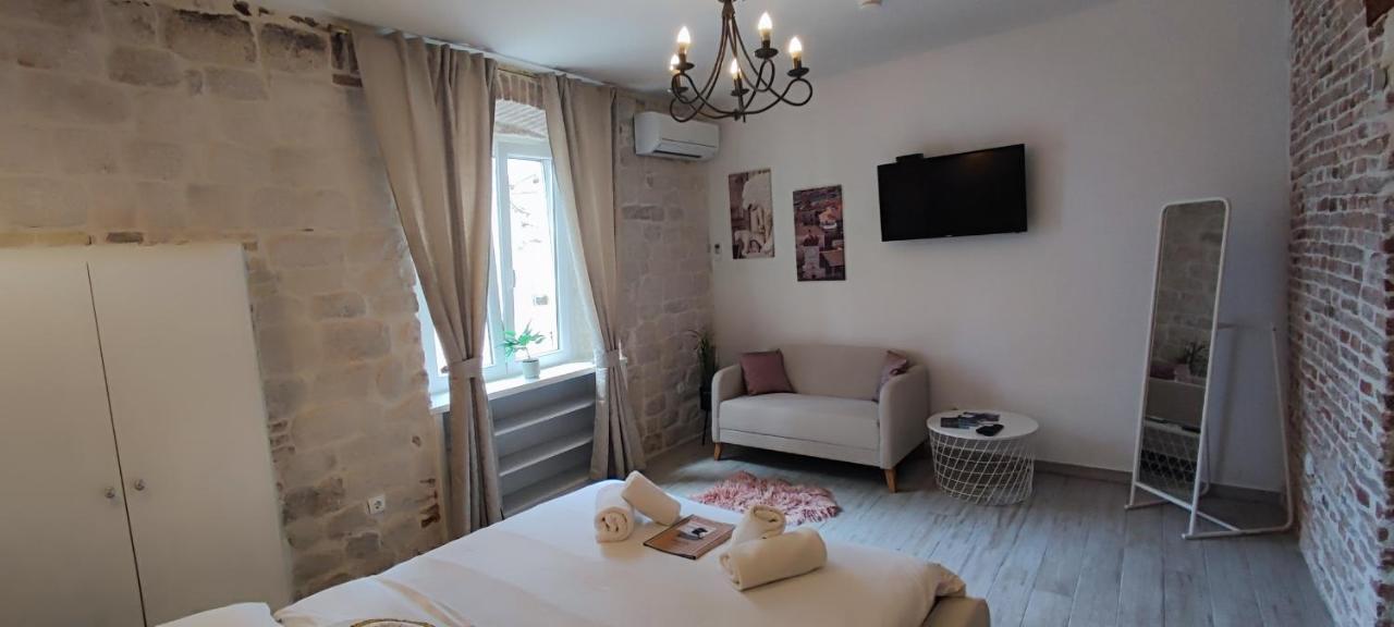 Studios Kadena Trogir - 18Th Century Stone House Kültér fotó