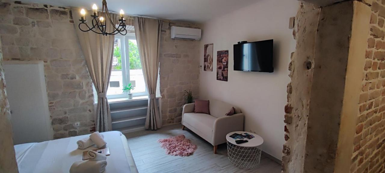 Studios Kadena Trogir - 18Th Century Stone House Kültér fotó