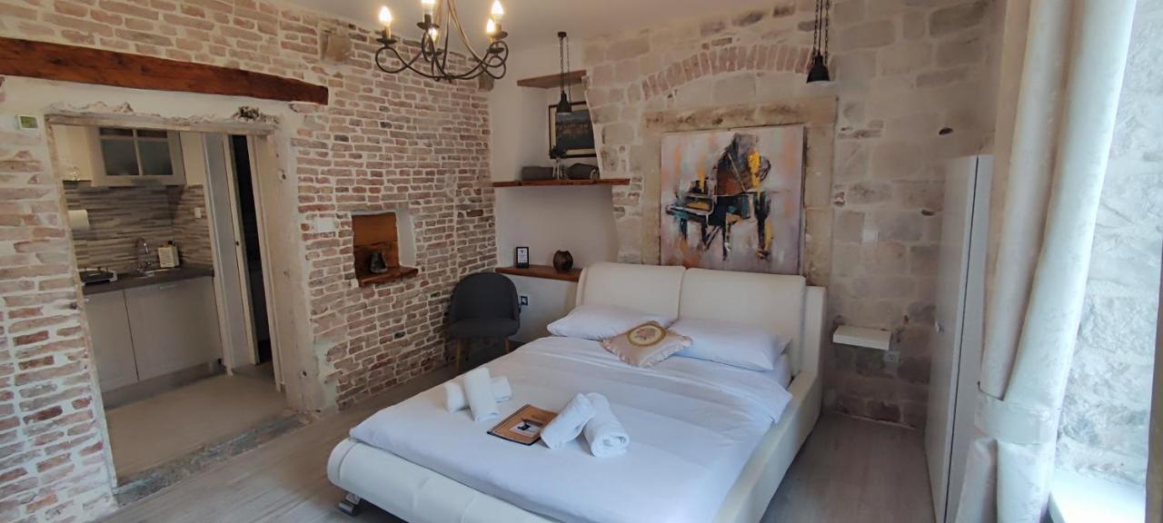 Studios Kadena Trogir - 18Th Century Stone House Kültér fotó