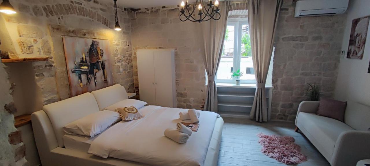 Studios Kadena Trogir - 18Th Century Stone House Kültér fotó