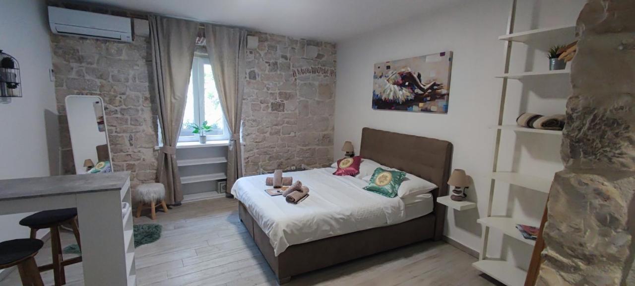 Studios Kadena Trogir - 18Th Century Stone House Kültér fotó