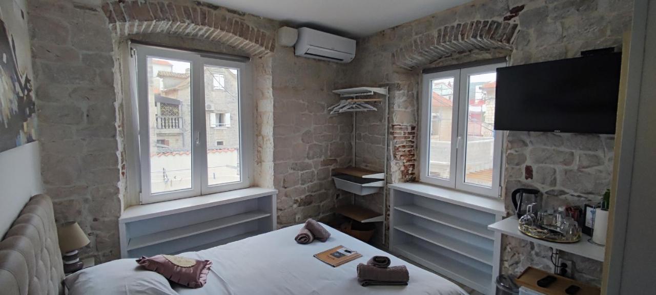 Studios Kadena Trogir - 18Th Century Stone House Kültér fotó