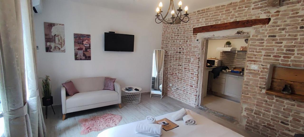 Studios Kadena Trogir - 18Th Century Stone House Kültér fotó