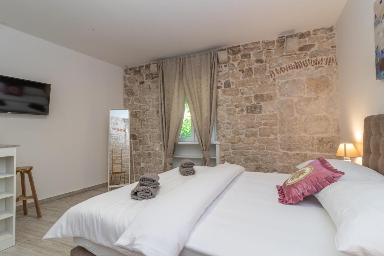 Studios Kadena Trogir - 18Th Century Stone House Kültér fotó